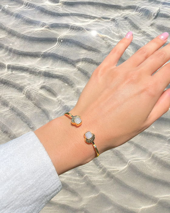 Gouden Armband met Regenboog Maansteen